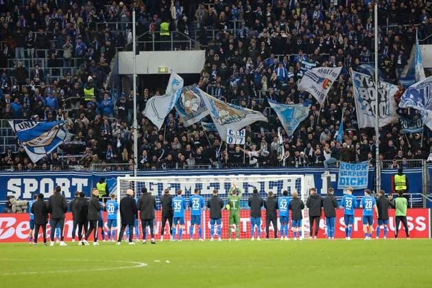 TSG Hoffenheim nach dem Spiel bei den Fans , Fussball, UEFA Europa League, 7. Spieltag, 2024 2025, TSG Hoffenheim vs. Tottenham Hotspur, 23.01.2025, Rhein-Neckar-Arena, Sinsheim, Deutschland Sinsheim Rhein-Neckar-Arena Baden-Württemberg Deutschland Copyright: xGrantxHubbsx