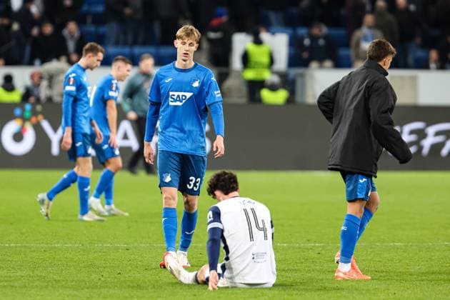 Endstand 2:3, Tottenham besiegt TSG Hoffenheim. Enttaeuschte Hoffenheimer Max Moerstedt (TSG 1899 Hoffenheim, 33) GER, TSG 1899 Hoffenheim vs Tottenham Hotspur, Fussball, UEFA Europa League, 7. Spieltag, Saison 2024 2025, 23.01.2025 DFL REGULATIONS PROHIBIT ANY USE OF PHOTOGRAPHS AS IMAGE SEQUENCES AND OR QUASI-VIDEO GER, TSG 1899 Hoffenheim vs Tottenham Hotspur, Fussball, UEFA Europa League, 7. Spieltag, Saison 2024 2025, 23.01.2025 Sinsheim Copyright: xEibner-Pressefoto RogerxBuerkex EP_RBE