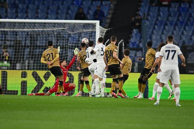 Mario Gila of S.S. Lazio scores the goal for 1-0 during the UEFA Europa League 2024 25 League Phase MD7 match between S.S. Lazio and Real Sociedad at Olympic Stadium on January 23, 2025 in Rome, Italy.  Copyright: xDomenicoxCippitelli IPAxSportx xipa-agency.netx xx IPA_53254774 IPA_Agency_IPA53254774
