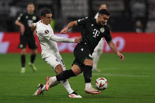 23.01.2025, xovx, Fußball UEFA Europa League, Eintracht Frankfurt - Ferencvaros Budapest v.l. Ellyes Skhiri (Eintracht Frankfurt) Mohammed Abu Fani (Ferencvarosi TC Budapest) Zweikampf, Aktion, action, battle for the ball (DFL DFB REGULATIONS PROHIBIT ANY USE OF PHOTOGRAPHS as IMAGE SEQUENCES and or QUASI-VIDEO) Frankfurt am Main