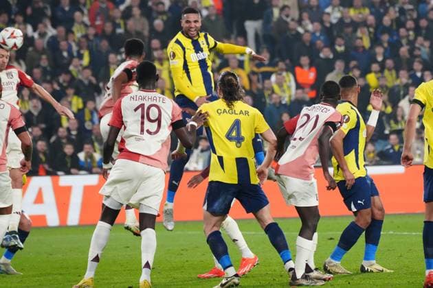 Youssef El Nesyri of Fenerbahce and Moussa Niakhate (19) of Olympique Lyon during the UEFA Europa League 2024 25 League Phase MD7 match between Fenerbahce SK and Olympique Lyonnais at on January 23, 2025 in Istanbul, Turkey. Istanbul Turkey Copyright: xSeskimphotox Fenerbahce-Lyon-230125 (102)