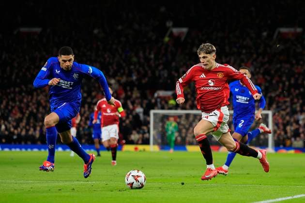 Manchester United, ManU v Rangers Europa League 23 01 2025. Alejandro Garnacho (17) of Manchester United runs with the ball chased by Leon Balogun (27) of Rangers during the Europa League match between Manchester United and Rangers at Old Trafford, Manchester, England on 23 January 2025. Manchester Old Trafford Greater Manchester England Editorial use only , Copyright: xConorxMolloyx PSI-21295-0034
