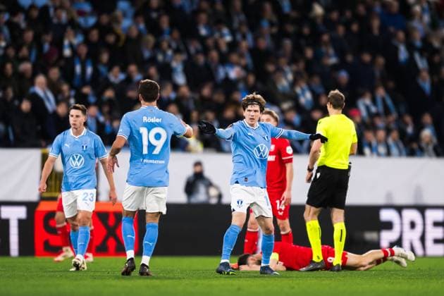 250123 Oliver Berg of Malmö FF during the UEFA Europa League football match between Malmö FF and Twente on January 23, 2025 in Malmö. Photo: Christoffer Borg Mattisson BILDBYRAN COP 261 PA0962 fotboll football soccer fotball uefa europa league europa league malmö ff twente bbeng Copyright: CHRISTOFFERxBORGxMATTISSON BB250123CB111