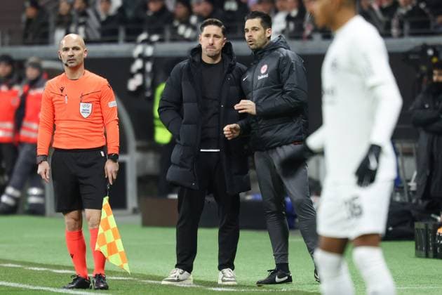 Eintracht Frankfurt - Ferencvaros Budapest, UEFA Europa League Co-Trainer Stefan Buck (Eintracht Frankfurt) und Co-Trainer Jan Fießer (Eintracht Frankfurt) an der Seitenlinie. Spiel der Ligaphase der UEFA Europa League zwischen Eintracht Frankfurt und Ferencvaros Budapest am 23. Januar 2025 im Deutsche Bank Park in Frankfurt am Main., Frankfurt am Main Hessen Deutschland Deutsche Bank Park