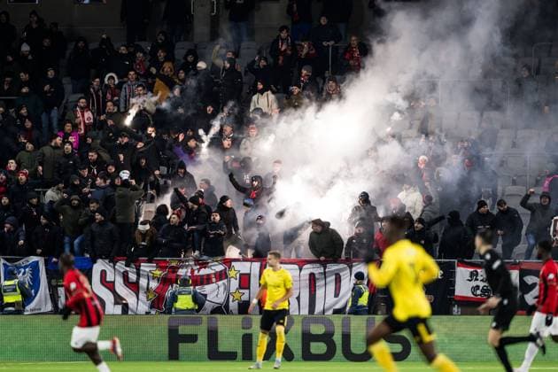 250123 Fans of Nice with pyrotechnics during the Europa League football match between Elfsborg and Nice on January 23, 2025 in Boras. Photo: Jörgen Jarnberger BILDBYRAN COP 112 JJ0433 fotboll football soccer fotball uefa europa league europa league elfsborg nice bbeng publik pyroteknik Copyright: JÖRGENxJARNBERGER BB250123JJ029