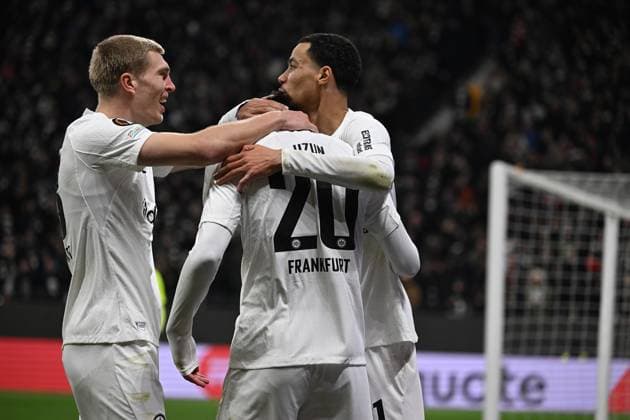 23.01.2025, xjhx, Fussball UEFA Europa League, Eintracht Frankfurt - Ferencvaros Budapest emspor, v.l. Torjubel nach dem Tor zum celebrating the goal celebrate 1:0 durch Can Uzun (Eintracht Frankfurt) Rasmus Kristensen (Eintracht Frankfurt) Hugo Ekitike (Eintracht Frankfurt) (DFL DFB REGULATIONS PROHIBIT ANY USE OF PHOTOGRAPHS as IMAGE SEQUENCES and or QUASI-VIDEO) Frankfurt am Main