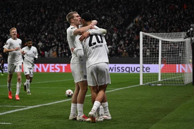 23.01.2025, xjhx, Fussball UEFA Europa League, Eintracht Frankfurt - Ferencvaros Budapest emspor, v.l. Torjubel nach dem Tor zum celebrating the goal celebrate 1:0 durch Can Uzun (Eintracht Frankfurt) Rasmus Kristensen (Eintracht Frankfurt) Hugo Ekitike (Eintracht Frankfurt) (DFL DFB REGULATIONS PROHIBIT ANY USE OF PHOTOGRAPHS as IMAGE SEQUENCES and or QUASI-VIDEO) Frankfurt am Main