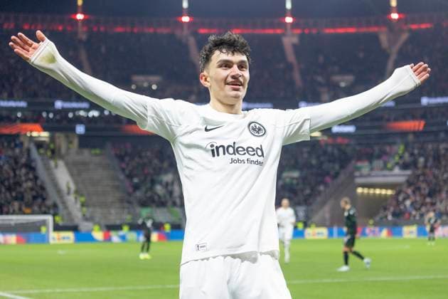 UEFA Europa League: Eintracht Frankfurt - Ferencvaros Budapest, 23.01.2025 Can Uzun (Eintracht Frankfurt 20) bejubelt seinen Treffer sein Tor zum 1:0 breitet die Arme aus, Eintracht Frankfurt - Ferencvaros Budapest, Frankfurt, Deutsche Bank Park, 23.1.2025 Copyright: xBEAUTIFULxSPORTS Gawlikx