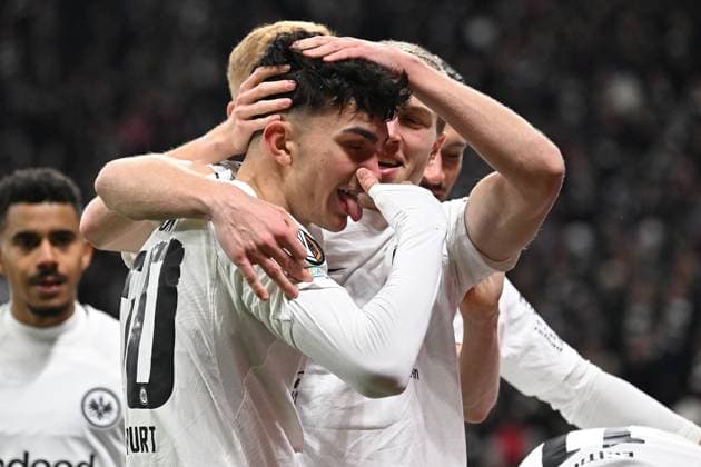 23.01.2025, xjhx, Fussball UEFA Europa League, Eintracht Frankfurt - Ferencvaros Budapest emspor, v.l. Torjubel nach dem Tor zum celebrating the goal celebrate 1:0 durch Can Uzun (Eintracht Frankfurt) (DFL DFB REGULATIONS PROHIBIT ANY USE OF PHOTOGRAPHS as IMAGE SEQUENCES and or QUASI-VIDEO) Frankfurt am Main