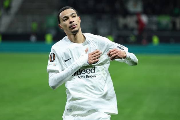 UEFA Europa League - Eintracht Frankfurt - Ferencvaros Budapest am 23.01.2025 im Deutsche Bank Park in Frankfurt Jubel, Torjubel, Torschuetze, Torschütze Hugo Ekitike (Frankfurt 11) jubelt nach seinem Tor zum 2 zu 0
