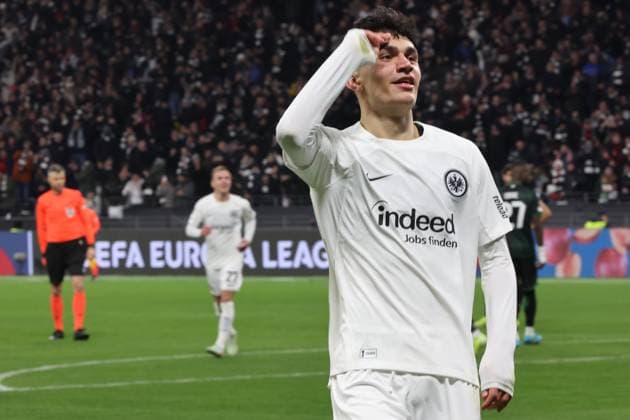 Torjubel zum 1:0 durch Torschützen Can Yilmaz Uzun (Eintracht Frankfurt , Nr. 20) , Eintracht Frankfurt - Ferencvaros Budapest , Fussball, UEFA Europa League , UEL, Saison 2024 2025, Matchday 7, 23.01.2025, -