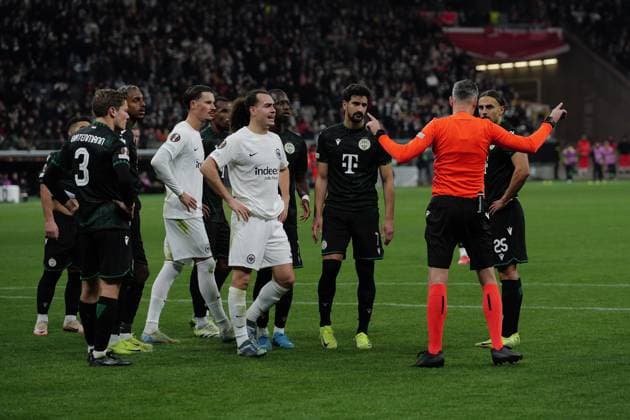 23.01.2025, xovx, Fussball UEFA Europa League, Eintracht Frankfurt - Ferencvaros Budapest emspor, v.l. VAR Video Assistent Referee Schiedsrichter Aleandro di Paolo (Italien) Schiedsrichter Referee Enea Jorgji (Albanien) (DFL DFB REGULATIONS PROHIBIT ANY USE OF PHOTOGRAPHS as IMAGE SEQUENCES and or QUASI-VIDEO) Frankfurt am Main