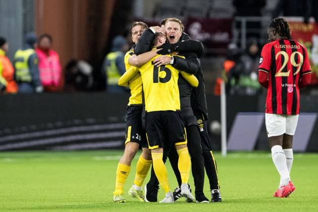 250123 Head coach Oscar Hiljemark of Elfsborg celebrates with Gottfrid Rapp and Simon Hedlund after the Europa League football match between Elfsborg and Nice on January 23, 2025 in Boras. Photo: Jörgen Jarnberger BILDBYRAN COP 112 JJ0433 fotboll football soccer fotball uefa europa league europa league elfsborg nice bbeng jubel Copyright: JÖRGENxJARNBERGER BB250123JJ059