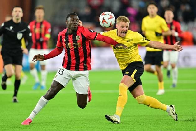 BORAS, SVERIGE 20250123 Nice s Antoine Mendy och Elfsborgs per Frick under torsdagens grundseriematch i Uefa Europa League i fotboll mellan IF Elfsborg och OGC Nice pa Boras arena. BORAS SVERIGE x9200x