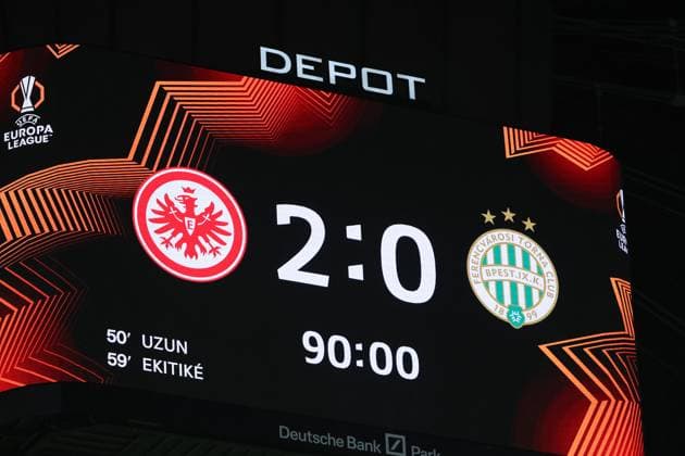 UEFA Europa League - Eintracht Frankfurt - Ferencvaros Budapest am 23.01.2025 im Deutsche Bank Park in Frankfurt Anzeigetafel Videoleinwand mit dem offiziellem Endergebnis 2 zu 0