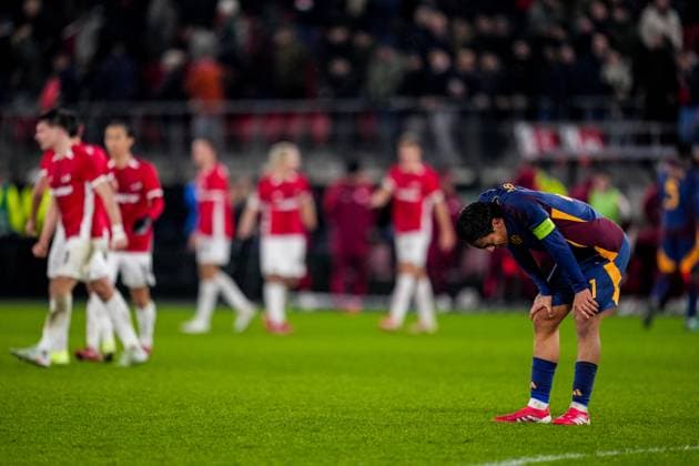 ALKMAAR, NETHERLANDS - JANUARY 23: Paulo Dybala of AS Roma looks dejected after the UEFA Europa League 2024 25 League Phase MD7 match between AZ and AS Roma at AZ Stadion on January 23, 2025 in Alkmaar, Netherlands. (Photo by Rene Nijhuis) SPO  Copyright: xRenexNijhuis