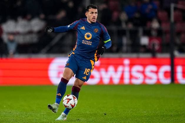 ALKMAAR, NETHERLANDS - JANUARY 23: Leandro Paredes of AS Roma controls the ball during the UEFA Europa League 2024 25 League Phase MD7 match between AZ and AS Roma at AZ Stadion on January 23, 2025 in Alkmaar, Netherlands. (Photo by Rene Nijhuis) SPO  Copyright: xRenexNijhuis