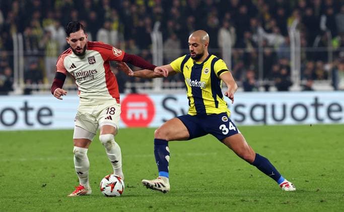 UEFA Europa League - Fenerbahce vs Olympique Lyonnais Rayan Cherki of Olympique in action with Sofyan Amrabat of Fenerbahce during the UEFA Europa League 2024 25 League Phase MD7 match between Fenerbahce SK and Olympique Lyonnais at on January 23, 2025 in Istanbul, Turkey. Photo by Saycan Sayim DIA images ABACAPRESS.COM Istanbul Turkey  Copyright: xDIAxImages ABACAx