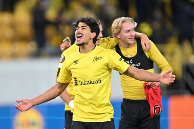 BORAS, SVERIGE 20250123 Elfsborgs Ahmed Qasem firar segern över Nice i torsdagens grundseriematch i Uefa Europa League i fotboll mellan IF Elfsborg och OGC Nice pa Boras arena. BORAS SVERIGE x9200x