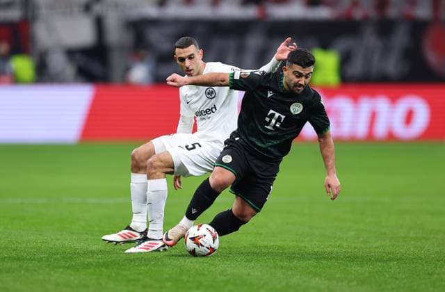 23.01.2025, Fussball UEFA Europa League, Eintracht Frankfurt - Ferencvarosi TC, emonline, emspor, v.l., Ellyes Skhiri (Eintracht Frankfurt), Mohammed Abu Fani (Ferencvarosi TC Budapest) DFL DFB REGULATIONS PROHIBIT ANY USE OF PHOTOGRAPHS AS IMAGE SEQUENCES AND OR QUASI-VIDEO. xdcx Copyright: HMBxMedia Claus