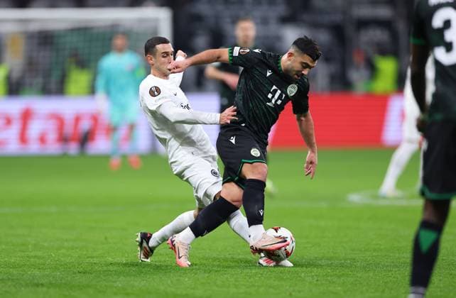 23.01.2025, Fussball UEFA Europa League, Eintracht Frankfurt - Ferencvarosi TC, emonline, emspor, v.l., Ellyes Skhiri (Eintracht Frankfurt), Mohammed Abu Fani (Ferencvarosi TC Budapest) DFL DFB REGULATIONS PROHIBIT ANY USE OF PHOTOGRAPHS AS IMAGE SEQUENCES AND OR QUASI-VIDEO. xdcx Copyright: HMBxMedia Claus