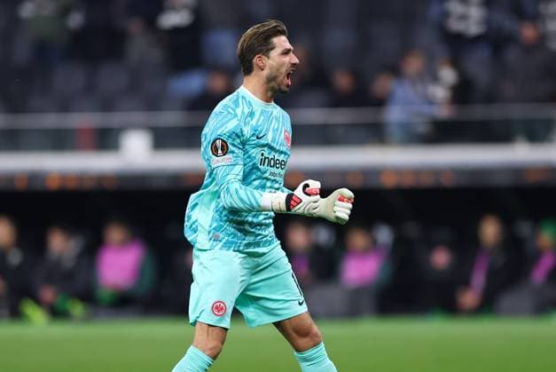 23.01.2025, Fussball UEFA Europa League, Eintracht Frankfurt - Ferencvarosi TC, emonline, emspor, v.l., Torwart Kevin Trapp (Eintracht Frankfurt) jubelnd bejubelt jubelt jubeln über das Tor zum 1:0 durch Can Uzun (Eintracht Frankfurt) DFL DFB REGULATIONS PROHIBIT ANY USE OF PHOTOGRAPHS AS IMAGE SEQUENCES AND OR QUASI-VIDEO. xdcx Copyright: HMBxMedia Claus