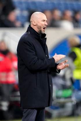 Christian Ilzer (Trainer, Cheftrainer, Hoffenheim), gibt Anweisungen, gestikuliert, mit den Armen gestikulieren, Einzelbild, Einzelfoto, Aktion, Action, 23.01.2025, Sinsheim (Deutschland), Fussball, UEFA Europa League, Gruppenphase, TSG 1899 Hoffenheim - Tottenham Hotspur, DFB DFL REGULATIONS PROHIBIT ANY USE OF PHOTOGRAPHS AS IMAGE SEQUENCES AND OR QUASI-VIDEO.