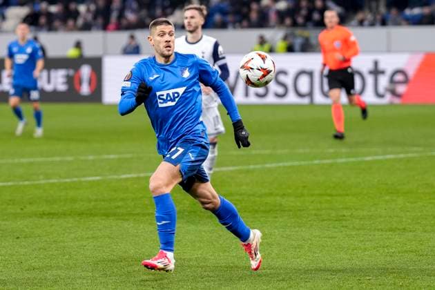 Andrej Kramaric (Hoffenheim, 27), am Ball, Freisteller, Ganzkörper, Einzelbild, Einzelfoto, Aktion, Action, 23.01.2025, Sinsheim (Deutschland), Fussball, UEFA Europa League, Gruppenphase, TSG 1899 Hoffenheim - Tottenham Hotspur, DFB DFL REGULATIONS PROHIBIT ANY USE OF PHOTOGRAPHS AS IMAGE SEQUENCES AND OR QUASI-VIDEO.