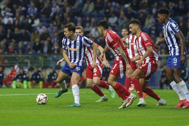 January 23, 2025: UEFA Europa League 2024 25 League Phase MD7 match between FC Porto and Olympiacos FC at Estadio do Dragao on January 23, 2025 in Porto, Portugal. ( Sergio Mendes Pximages) - ZUMAp175 20250123_zsa_p175_021 Copyright: xSergiomendesx