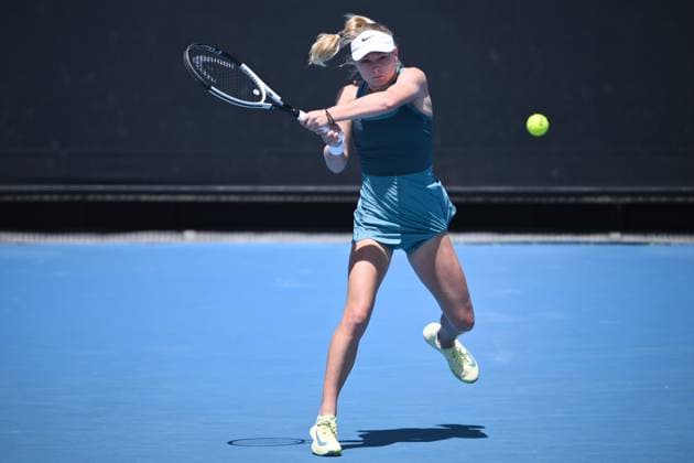 TENNIS AUSTRALIAN OPEN, Emerson Jones of Australia during her Junior Girls? semi-final match against Wakana Sonobe of Japan during the 2025 Australian Open at Melbourne Park in Melbourne, Friday, January 24, 2025. ( NO ARCHIVING, EDITORIAL USE ONLY, NO USE IN BOOKS WITHOUT CONSENT MELBOURNE VICTORIA AUSTRALIA  Copyright: xJOELxCARRETTx 20250124182258853359