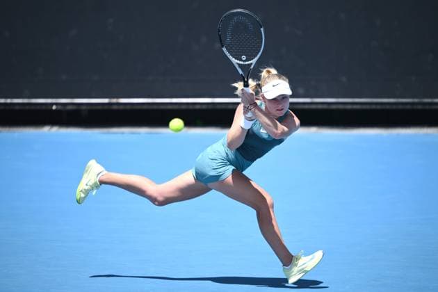 TENNIS AUSTRALIAN OPEN, Emerson Jones of Australia during her Junior Girls? semi-final match against Wakana Sonobe of Japan during the 2025 Australian Open at Melbourne Park in Melbourne, Friday, January 24, 2025. ( NO ARCHIVING, EDITORIAL USE ONLY, NO USE IN BOOKS WITHOUT CONSENT MELBOURNE VICTORIA AUSTRALIA  Copyright: xJOELxCARRETTx 20250124176559061635