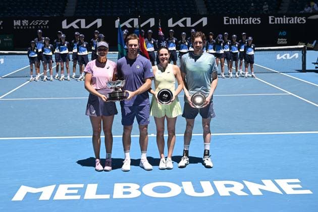TENNIS AUSTRALIAN OPEN, Olivia Gadecki and John Peers of Australia pose with the winning mixed doubles trophy next to runners up Kimberly Birrell and John-Patrick Smith of Australia during the 2025 Australian Open at Melbourne Park in Melbourne, Friday, January 24, 2025. ( NO ARCHIVING, EDITORIAL USE ONLY, NO USE IN BOOKS WITHOUT CONSENT MELBOURNE VICTORIA AUSTRALIA  Copyright: xJAMESxROSSx 20250124162430725119