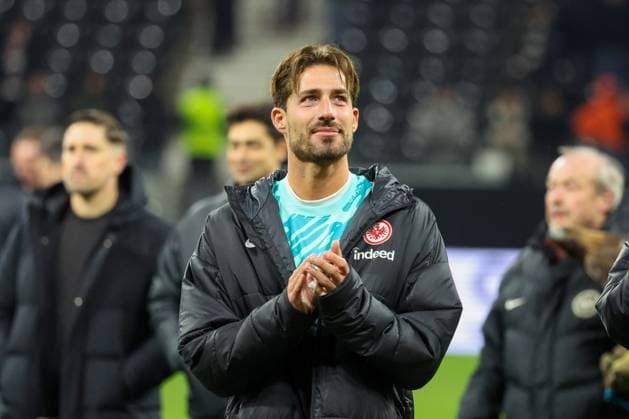 Schlussjubel, die Frankfurter feieren ihren Sieg, Kevin Trapp 1 (Eintracht Frankfurt), Eintracht Frankfurt vs. Ferencvaros TC, Fussball, Europa League, 7. Spieltag, 23.01.2025 Frankfurt am Main Hessen Deutschland