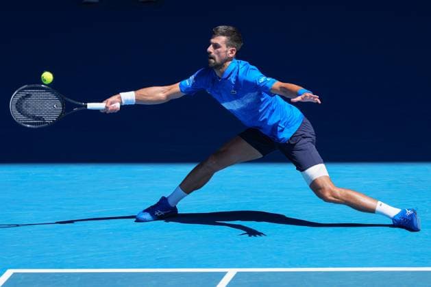 Tennis 2025: Australian Open Day 13 January 24, 2025: 7th seed NOVAK DJOKOVIC of Serbia in action against 2nd seed ALEXANDER ZVEREV of Germany on Rod Laver Arena in a Men s Singles Semifinals match on day 13 of the 2025 Australian Open in Melbourne, Australia. Sydney Low Cal Media(Credit Image: Â Sydney Low Cal Sport Media) Melbourne Victoria Australia EDITORIAL USE ONLY Copyright: xx ZUMA-20250124_faf_c04_029.jpg SydneyxLowx csmphotothree348183