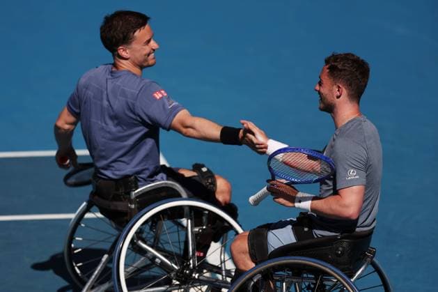 Alfie Hewett and Gordon Reid celebrate during the Men s Wheelchair Final Australian Open, Day Thirteen, Tennis, Melbourne Park, Melbourne, Australia - 24 Jan 2025  Copyright: xEllaxLing Shutterstockx 15108785bf