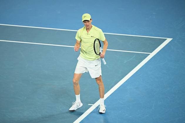 TENNIS AUSTRALIAN OPEN, Italy s Jannik Sinner celebrates a point during the Men s Singles Semifinals match on day 13 of the 2025 Australian Open at Rod Laver Arena in Melbourne, Friday, January 24th, 2025. ( NO ARCHIVING, EDITORIAL USE ONLY, NO USE IN BOOKS WITHOUT CONSENT MELBOURNE VICTORIA AUSTRALIA  Copyright: xJAMESxROSSx 20250124128953287295