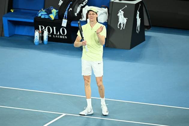 TENNIS AUSTRALIAN OPEN, Jannik Sinner acknowledges the crowd during the Men s Singles Semifinals match on day 13 of the 2025 Australian Open at Rod Laver Arena in Melbourne, Friday, January 24th, 2025. ( NO ARCHIVING, EDITORIAL USE ONLY, NO USE IN BOOKS WITHOUT CONSENT MELBOURNE VICTORIA AUSTRALIA  Copyright: xJAMESxROSSx 20250124121058276250