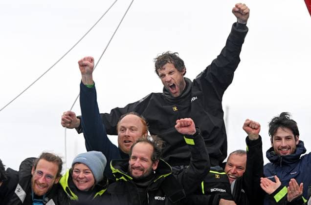 Sport Themen der Woche KW04 Sport Bilder des Tages Vendée Globe - 5e place PHOTOPQR OUEST FRANCE Jérôme FOUQUET ; LES SABLES D OLONNE ; 24 01 2025 ; Voile. Vendée. 24 01 2025. Vendée Globe 2024. Arrivée à la cinquième place, Paul Meilhat sur Biotherm. Photo: Jérôme Fouquet Ouest-France 24th january 2025, Les Sables d Olonne, France French skipper Paul Meilhat finish in fifth place in the 10th edition of the Vendee Globe in Les Sables-d Olonne, western France, on January 24, 2025. LES SABLES D OLONNE France  Copyright: xPHOTOPQR OUESTxFRANCE MAXPPPxJérômexFOUQUETx 20250124OFR6704 20250124OFR6704