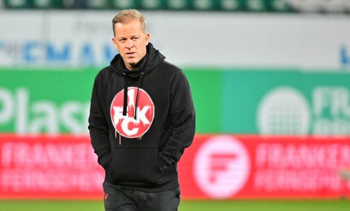 24.01.2025 - Fussball - Saison 2024 2025 - 2. Fussball - Bundesliga - 19. Spieltag: SpVgg Greuther Fürth ( Kleeblatt ) - 1. FC Kaiserslautern Lautern FCK ( Rote Teufel ) - Sportfoto Zink MeZi - xmexzix - DFL regulations prohibit any use of photographs as image sequences and or quasi-video - only for editorial use - Markus Anfang (Trainer 1. FC Kaiserslautern FCK ) vor Spielbeginn