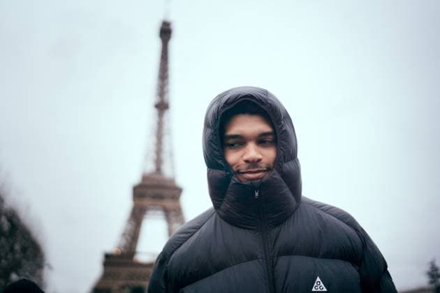 Sport Themen der Woche KW04 San Antonio Spurs Group Photo - Paris Victor Wembanyama during a group photo San Antonio Spurs teams went to the Eiffel Tower this Friday, to take the traditional team photo in front of the Iron Lady. A must for NBA, Basketball Herren, USA stars in Paris, France, January 24, 2025. Photo by Alexis Jumeau ABACAPRESS.COM Paris France  Copyright: xJumeauxAlexis ABACAx