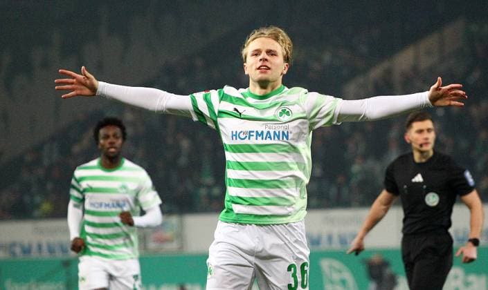 Sport Bilder des Tages Torjubel Tor 1-0 Philipp Müller , 2.Bundesliga , SpVgg Greuther Fürth-1. FC Kaiserslautern , Fußball , in den Sportpark Ronhof Thomas Sommer Stadion , Fürth , Bayern , Deutschland . Januar 24, 2025 . Photo by: Davide Elias Ipa Photo Pressefoto DENL Copyright: xDavidexEliasx