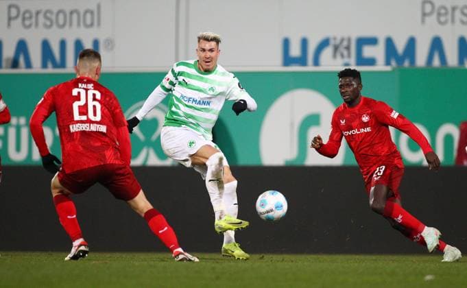 Klaus - Aremu , 2.Bundesliga , SpVgg Greuther Fürth-1. FC Kaiserslautern , Fußball , in den Sportpark Ronhof Thomas Sommer Stadion , Fürth , Bayern , Deutschland . Januar 24, 2025 . Photo by: Davide Elias Ipa Photo Pressefoto DENL Copyright: xDavidexEliasx