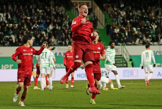 24.01.2025, xmohx, Fussball 2.Bundesliga, Spvgg Greuther Fuerth - 1.FC Kaiserslautern emspor, v.l. Marlon Ritter (Kaiserslautern) bejubelt das 1-1 (DFL DFB REGULATIONS PROHIBIT ANY USE OF PHOTOGRAPHS as IMAGE SEQUENCES and or QUASI-VIDEO) Fuerth