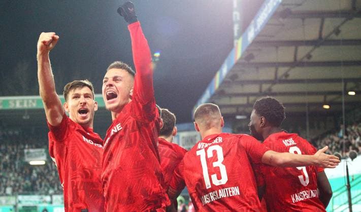 Yokota Torjubel 1-2 Kaiserslautern , 2.Bundesliga , SpVgg Greuther Fürth-1. FC Kaiserslautern , Fußball , in den Sportpark Ronhof Thomas Sommer Stadion , Fürth , Bayern , Deutschland . Januar 24, 2025 . Photo by: Davide Elias Ipa Photo Pressefoto DENL Copyright: xDavidexEliasx