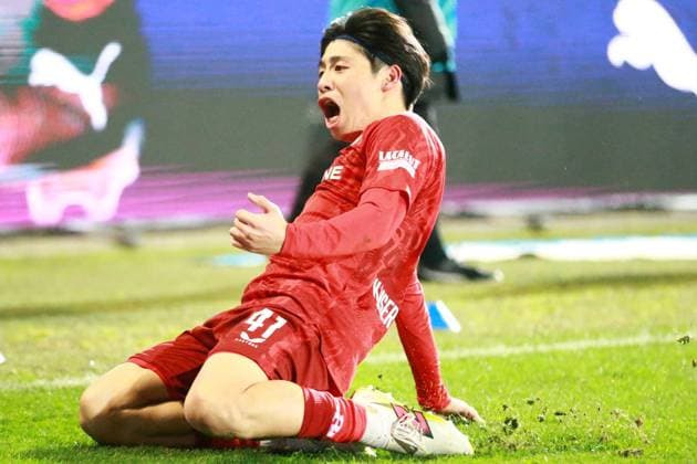 24.01.2025, xrekx, Fussball 2.Bundesliga, Spvgg Greuther Fuerth - 1.FC Kaiserslautern emspor, v.l. Daisuke Yokota (1.FC Kaiserslautern) erzielt das Tor, Treffer, scores the goal zum 2:1 ,Jubel (DFL DFB REGULATIONS PROHIBIT ANY USE OF PHOTOGRAPHS as IMAGE SEQUENCES and or QUASI-VIDEO) Fuerth