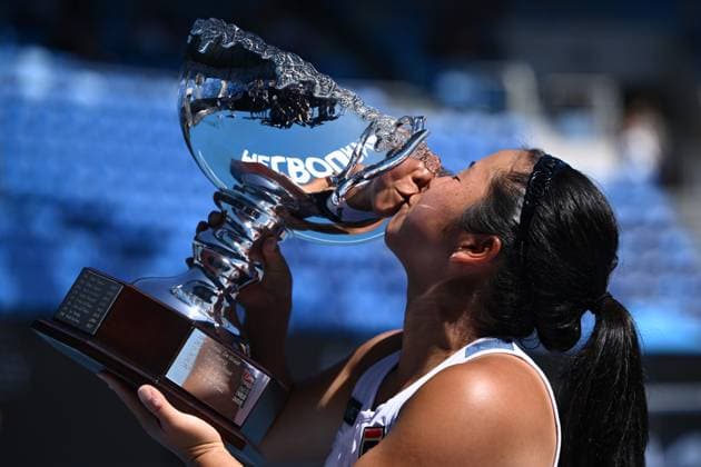TENNIS AUSTRALIAN OPEN, Yui Kamiji of Japan with the winners trophy following her Women?s Wheelchair Singles final win against Aniek Van Koot of the Netherlands during the 2025 Australian Open at Melbourne Park in Melbourne, Saturday, January 25, 2025. ( NO ARCHIVING, EDITORIAL USE ONLY, NO USE IN BOOKS WITHOUT CONSENT MELBOURNE VICTORIA AUSTRALIA  Copyright: xJOELxCARRETTx 20250125110937785313