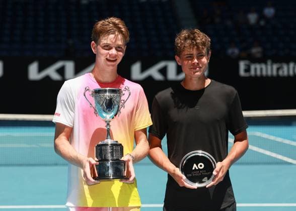L-R.Sieger Henry Bernet (SUI) und Finalist Benjamin Willwerth (USA), Australian Open 2025, Melbourne Park, Melbourne, Victoria, Australia. Copyright: xJuergenxHasenkopfx