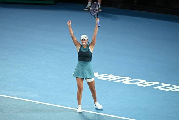 TENNIS AUSTRALIAN OPEN, Madison Keys of the USA celebrates winning the Women?s final against Aryna Sabalenka of Belarus during the 2025 Australian Open at Melbourne Park in Melbourne, Saturday, January 25, 2025. ( NO ARCHIVING, EDITORIAL USE ONLY, NO USE IN BOOKS WITHOUT CONSENT MELBOURNE VICTORIA AUSTRALIA  Copyright: xJAMESxROSSx 20250125140509246299