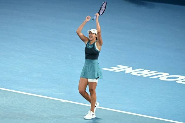 TENNIS AUSTRALIAN OPEN, Madison Keys of the USA celebrates winning the Women?s final against Aryna Sabalenka of Belarus during the 2025 Australian Open at Melbourne Park in Melbourne, Saturday, January 25, 2025. ( NO ARCHIVING, EDITORIAL USE ONLY, NO USE IN BOOKS WITHOUT CONSENT MELBOURNE VICTORIA AUSTRALIA  Copyright: xJAMESxROSSx 20250125140321382460
