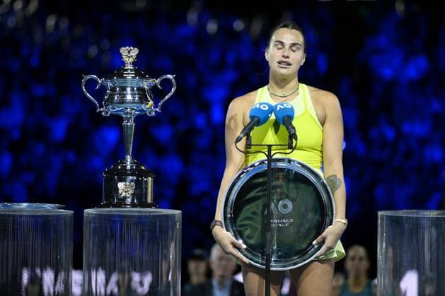 TENNIS AUSTRALIAN OPEN, A disappointed Aryna Sabalenka of Belarus receives the runners up strophyfollowing her loss in the Women?s final to Madison Keys of the USA during the 2025 Australian Open at Melbourne Park in Melbourne, Saturday, January 25, 2025. ( NO ARCHIVING, EDITORIAL USE ONLY, NO USE IN BOOKS WITHOUT CONSENT MELBOURNE VICTORIA AUSTRALIA  Copyright: xJOELxCARRETTx 20250125187382054248